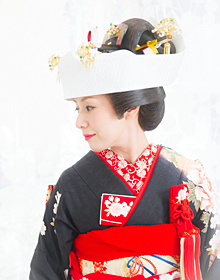 最高級のかつらをイージーオーダーで花嫁様ひとりひとりに最適なかつらをご用意